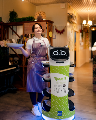 Робот-официант BellaBot